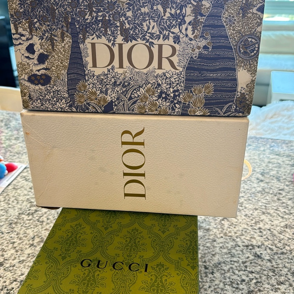 Luxury boxes that will be wrapped up when I go live today! See details below.